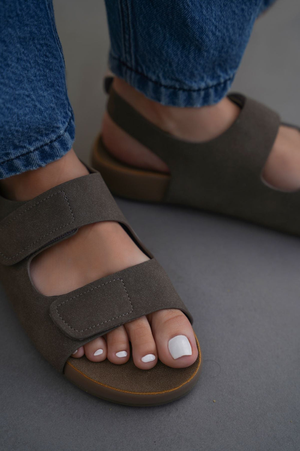 OLIVE TRAVEL MAMA SANDALS