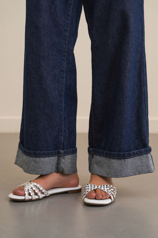 WHITE CUSHIONY PARTY SLIDES