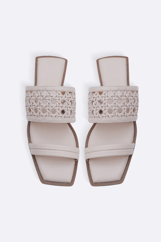 CREAM SUMMER WEAVE SLIDES