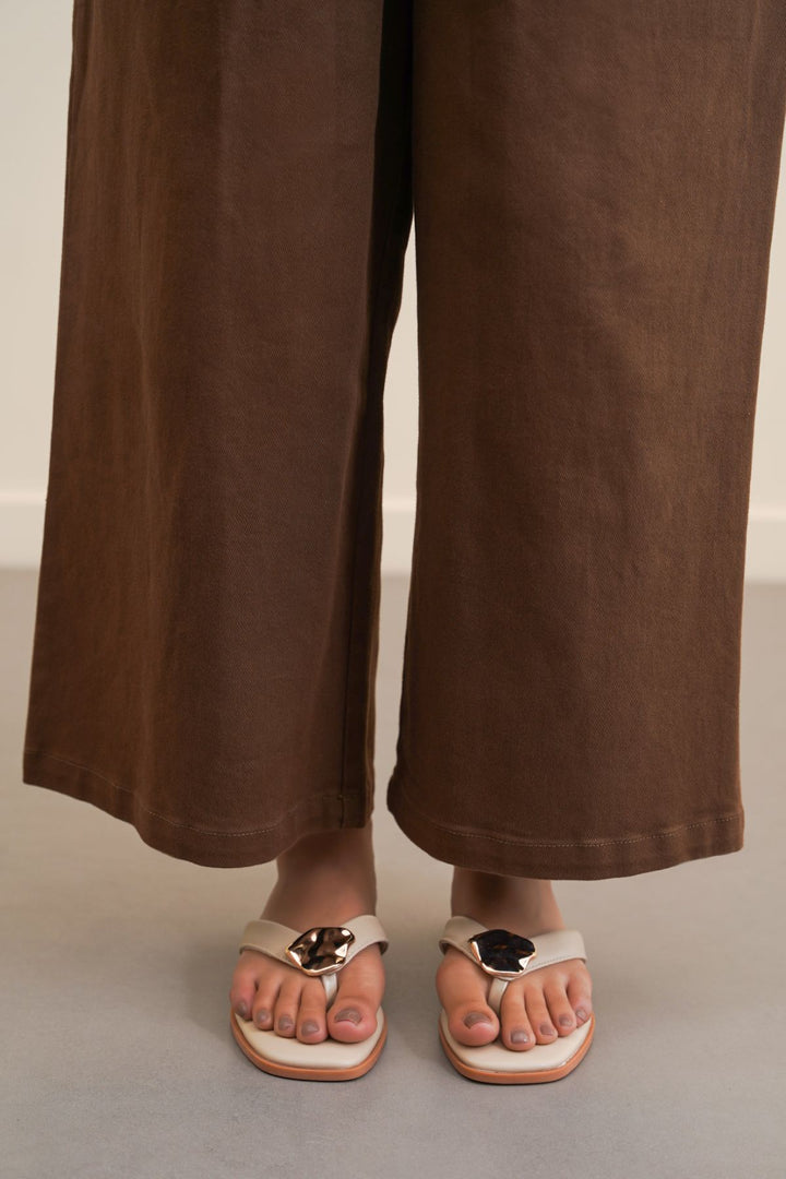 CREAM TRINKET FLIP FLOPS