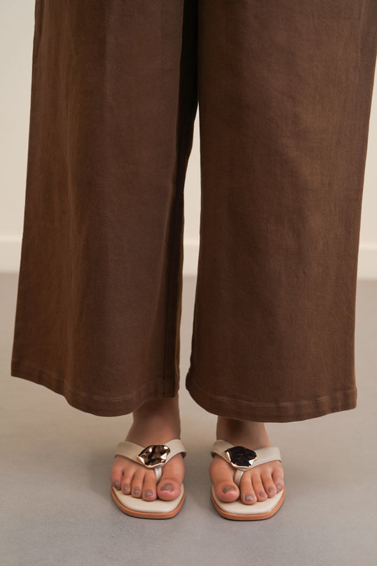 CREAM TRINKET FLIP FLOPS