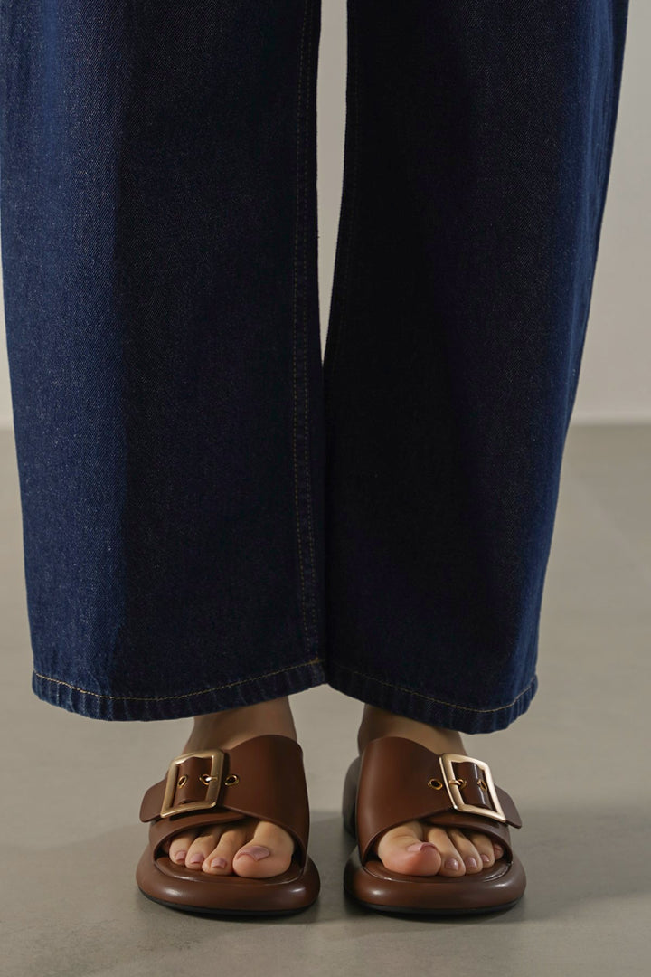 BUCKLE MAMA SLIDES