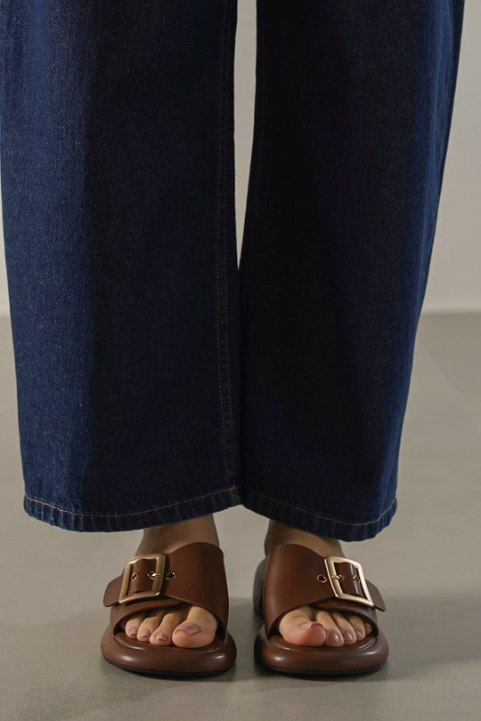 BUCKLE MAMA SLIDES