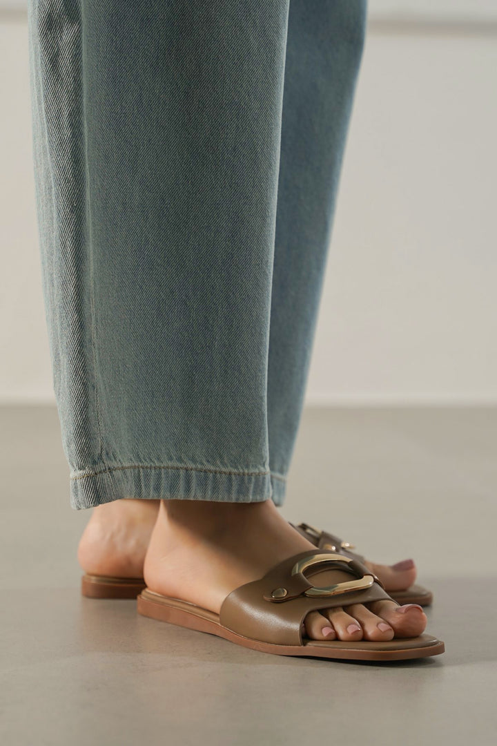 EASY BUCKLE SLIDES