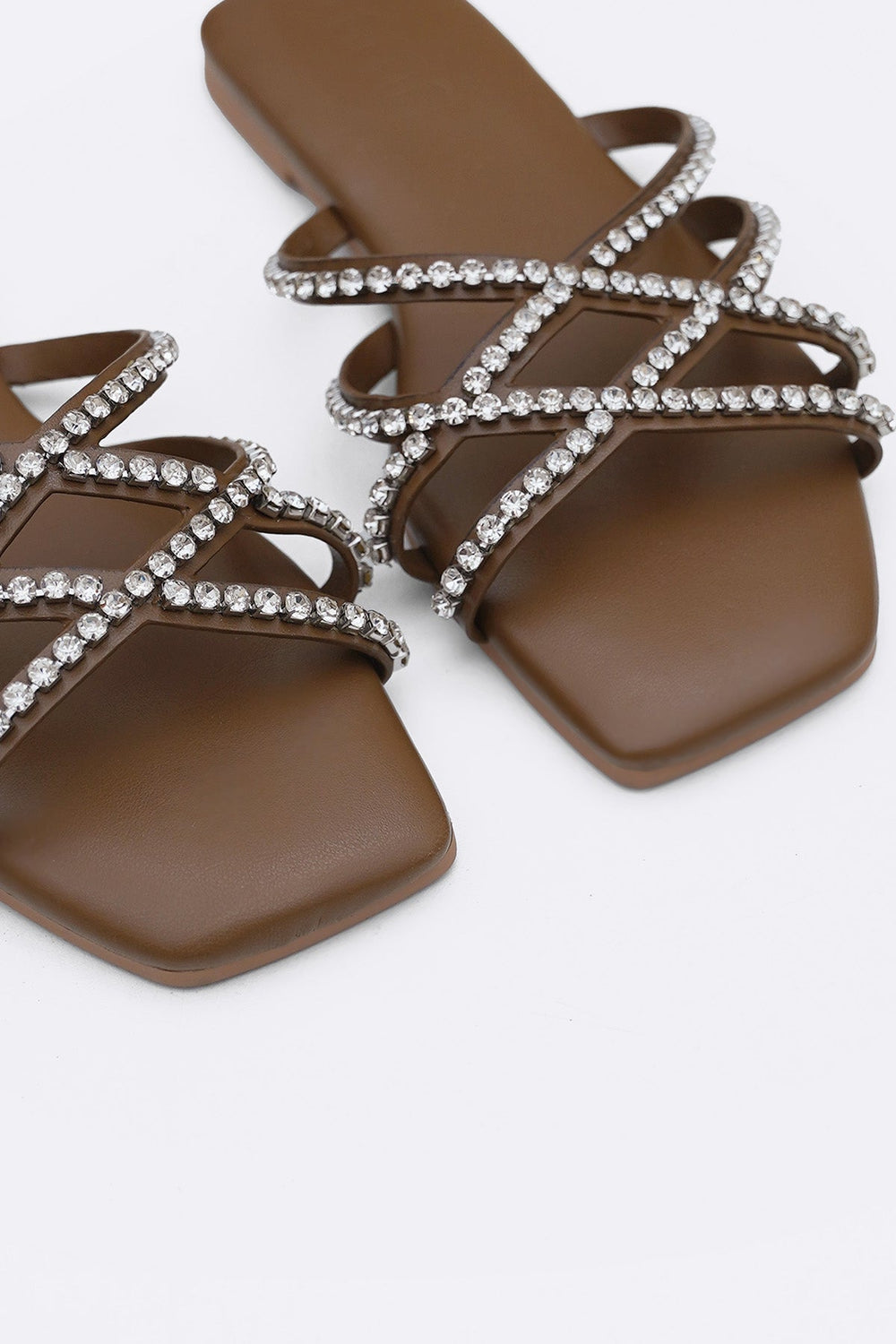 BROWN VIOLA STUDDED SLIDES