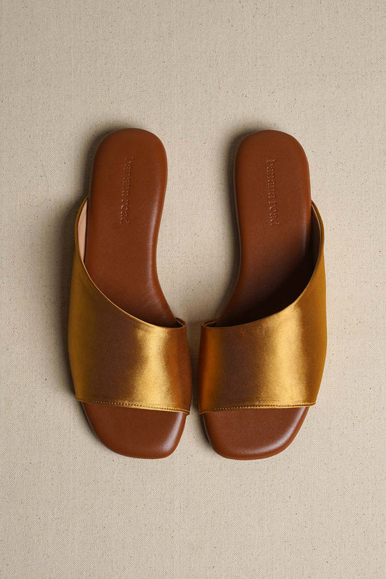 GOLD TAFFY SLIP ONS