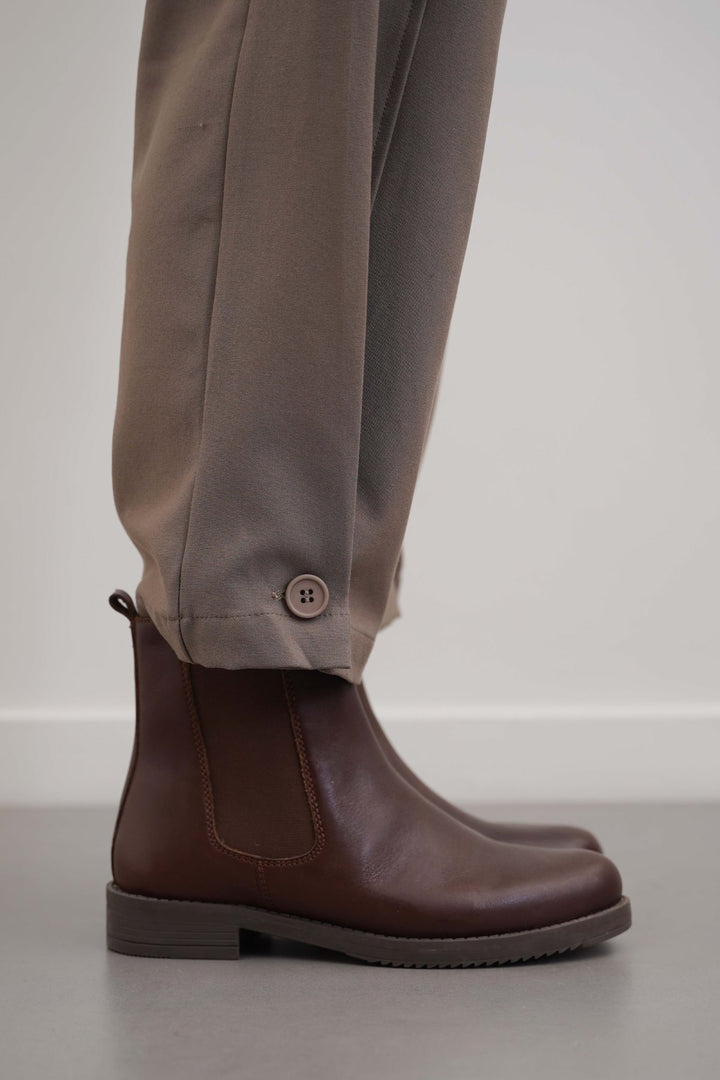 BROWN LEATHER CHELSEA BOOTS