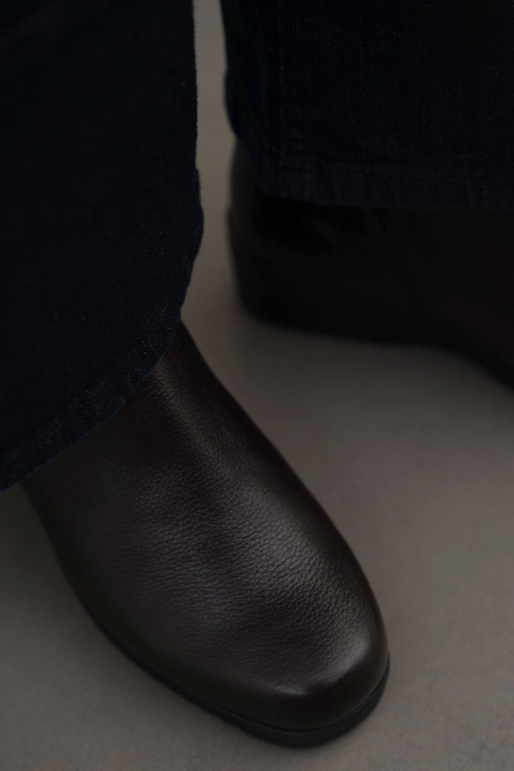 DARK BROWN COMFY LEATHER WEDGE BOOTS
