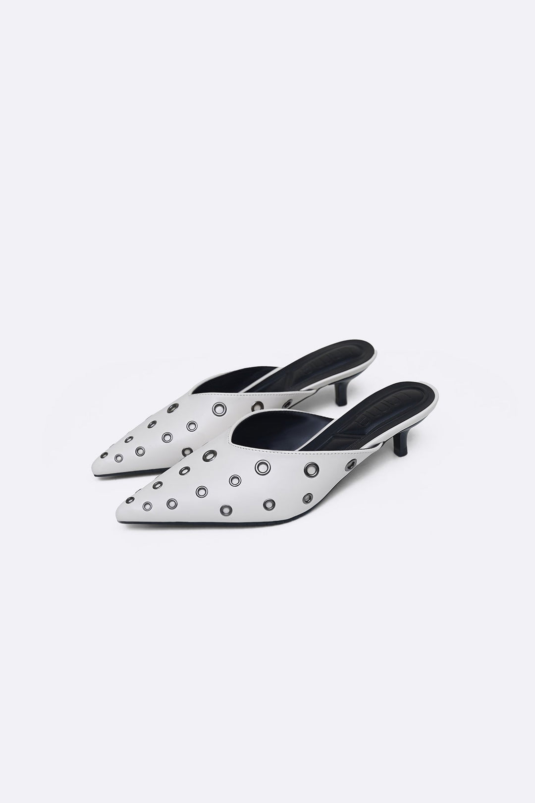 CREAM REBEL RIVETS HEELS