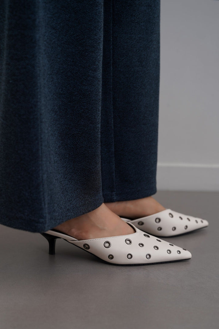 CREAM REBEL RIVETS HEELS