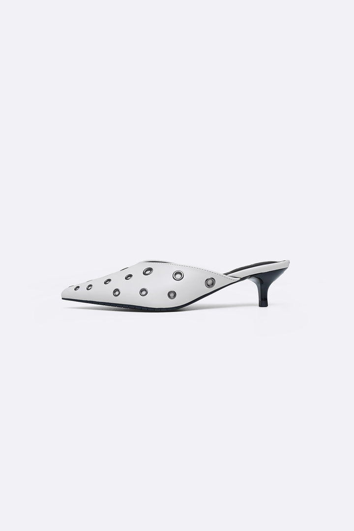 CREAM REBEL RIVETS HEELS
