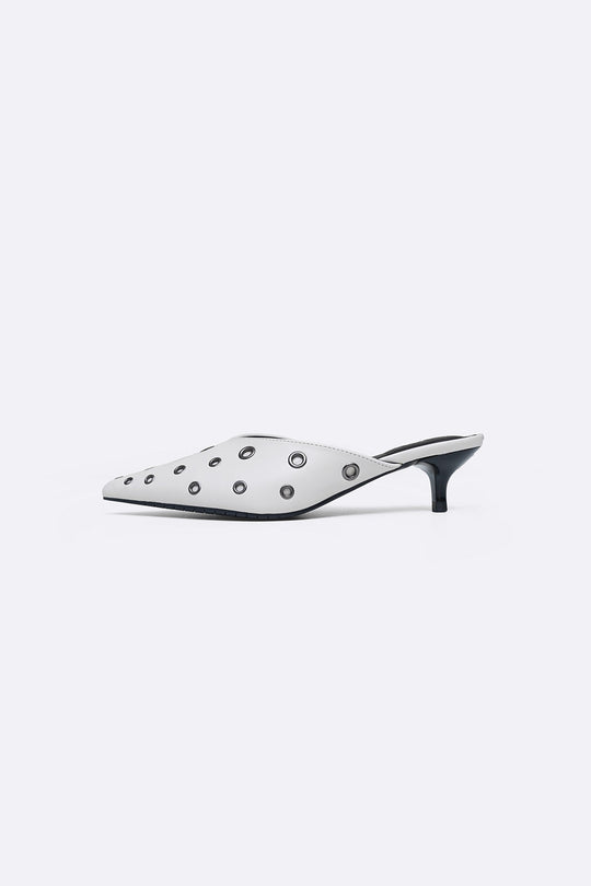 CREAM REBEL RIVETS HEELS
