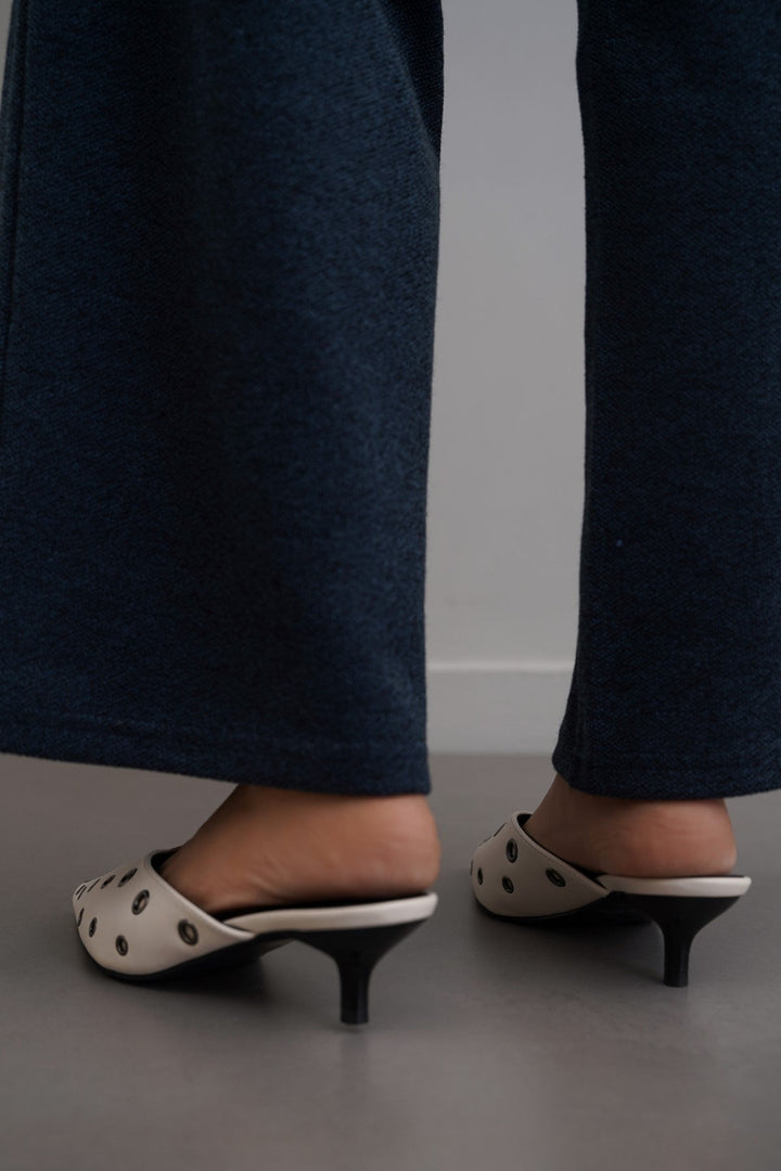 CREAM REBEL RIVETS HEELS