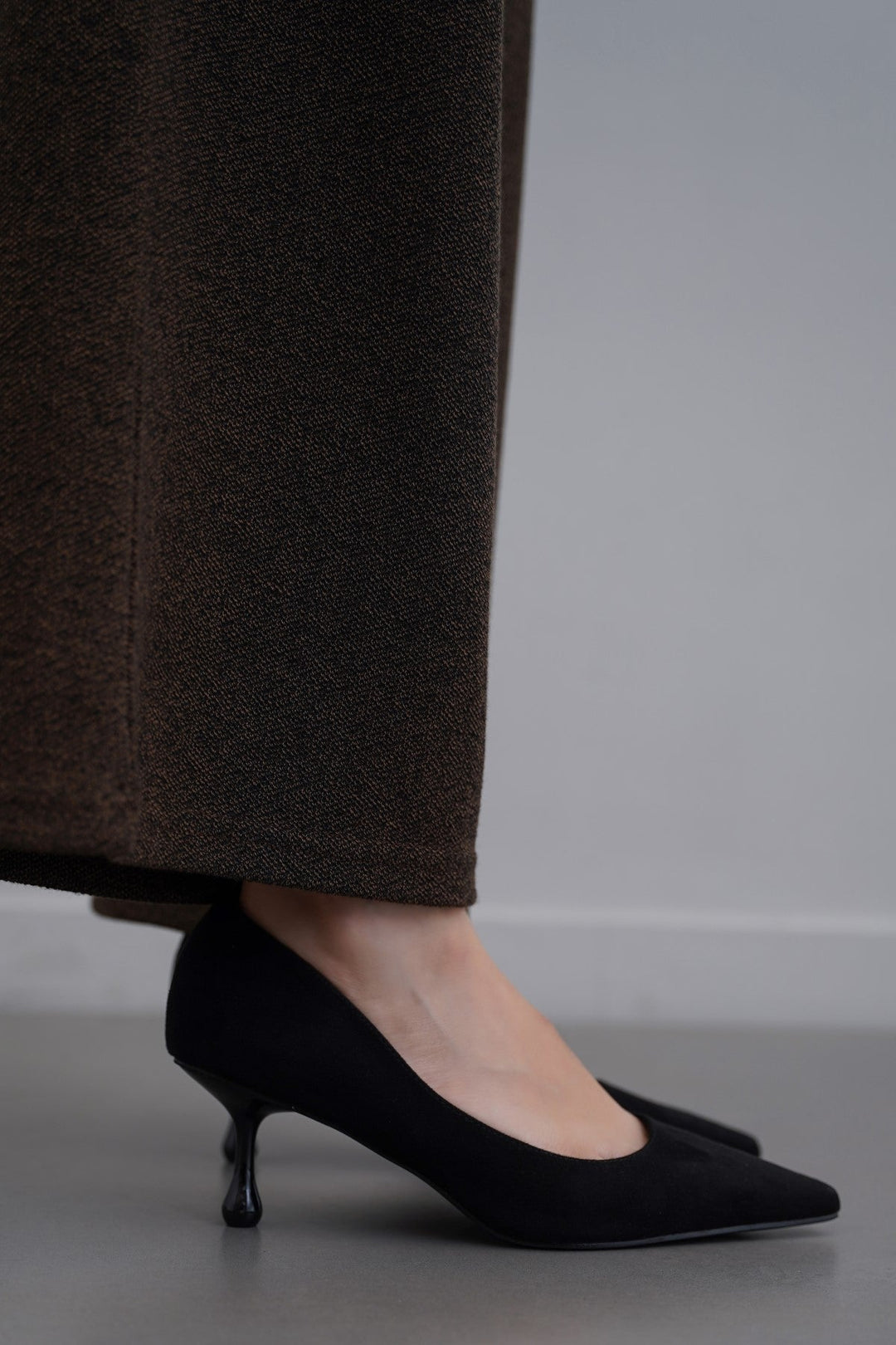 BLACK CONGO TEAR-DROP HEELS