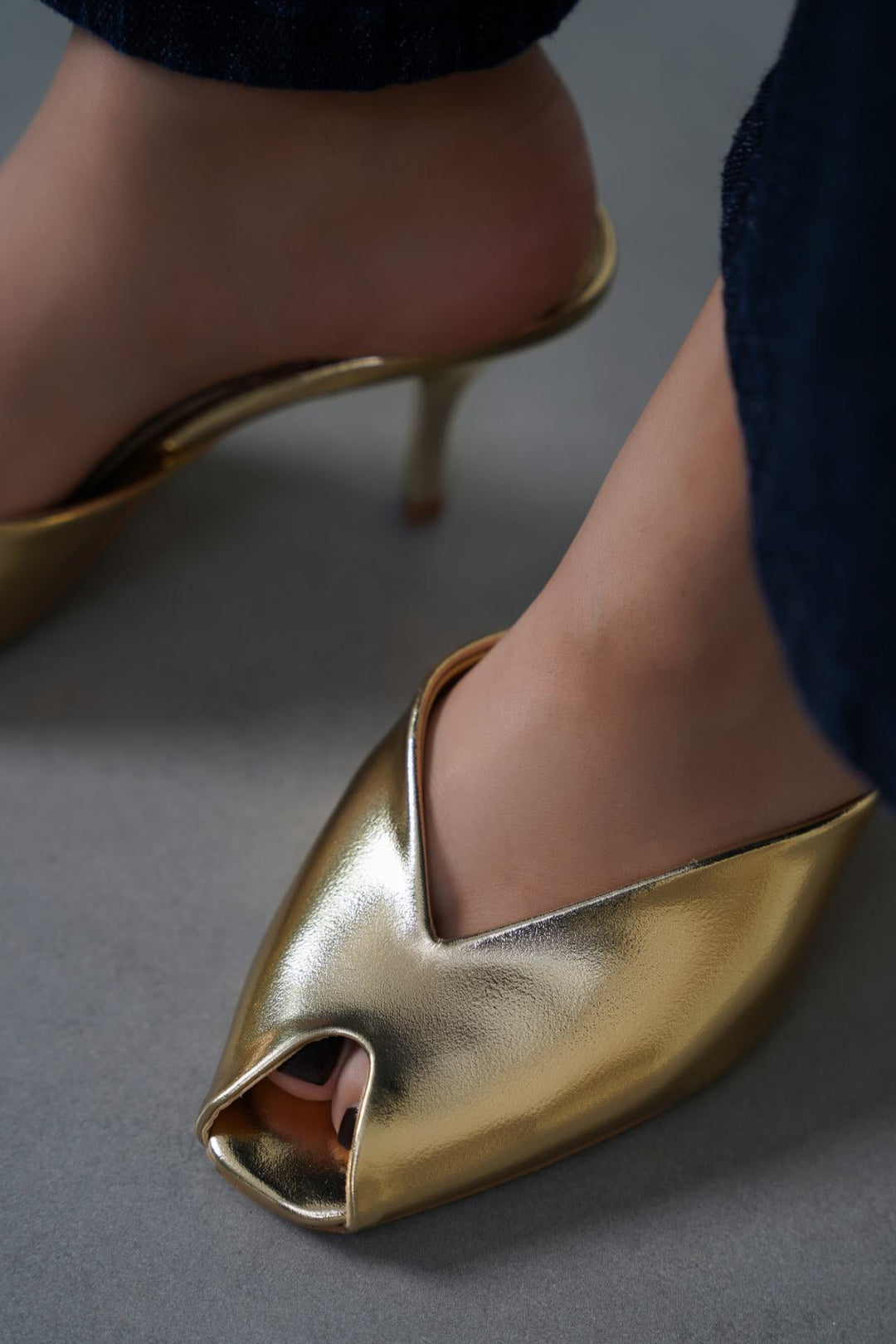 GOLD PARTY PEEP HEEL