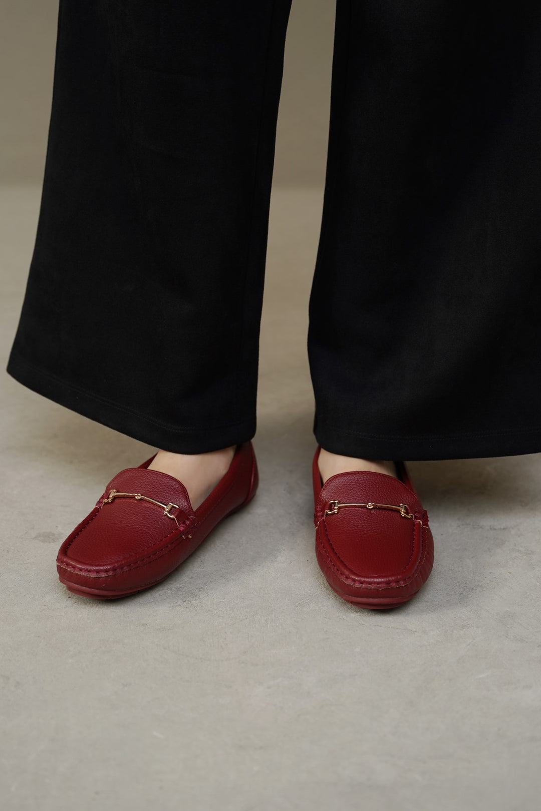 BUCKLE MAMA MOCCASINS