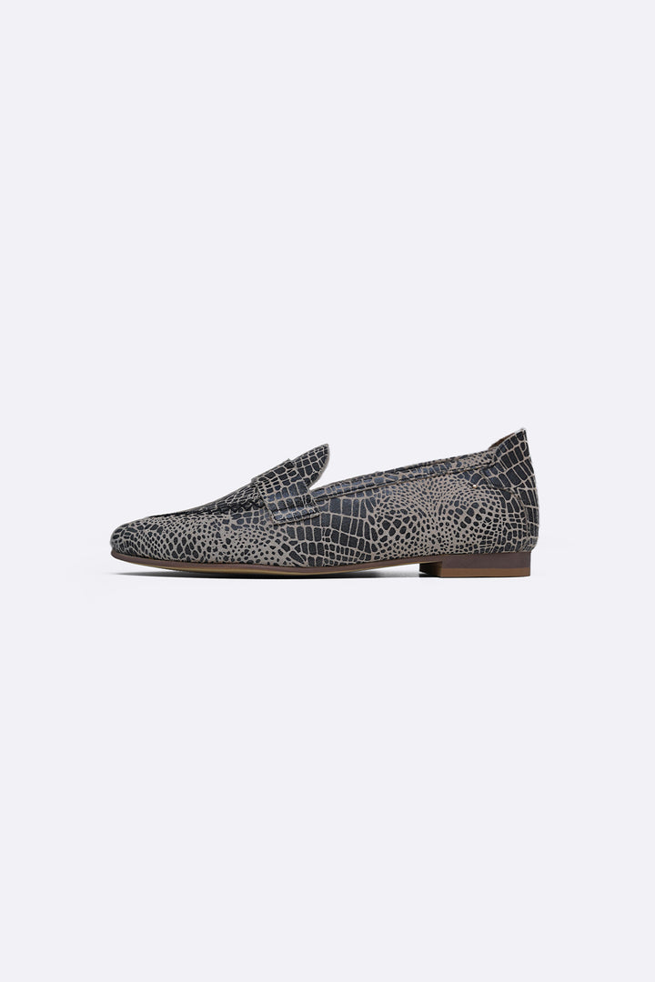 BLACK TEXTURED LEATHER LOAFERS