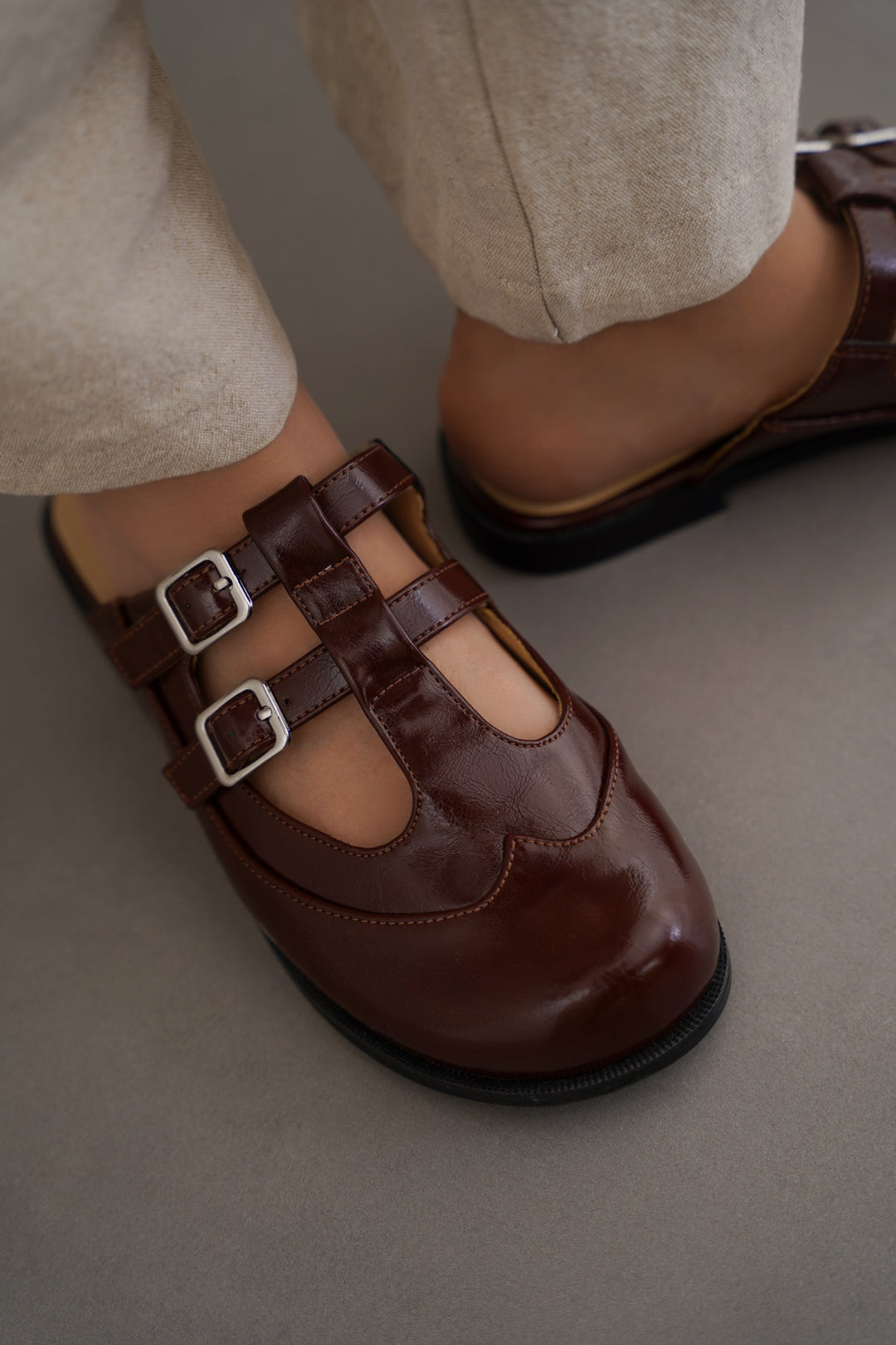 BURGUNDY BROGUE MULE CLOGS