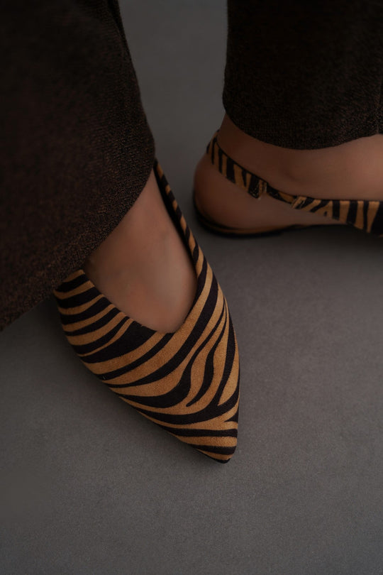 BEIGE JUNGLE FLATS