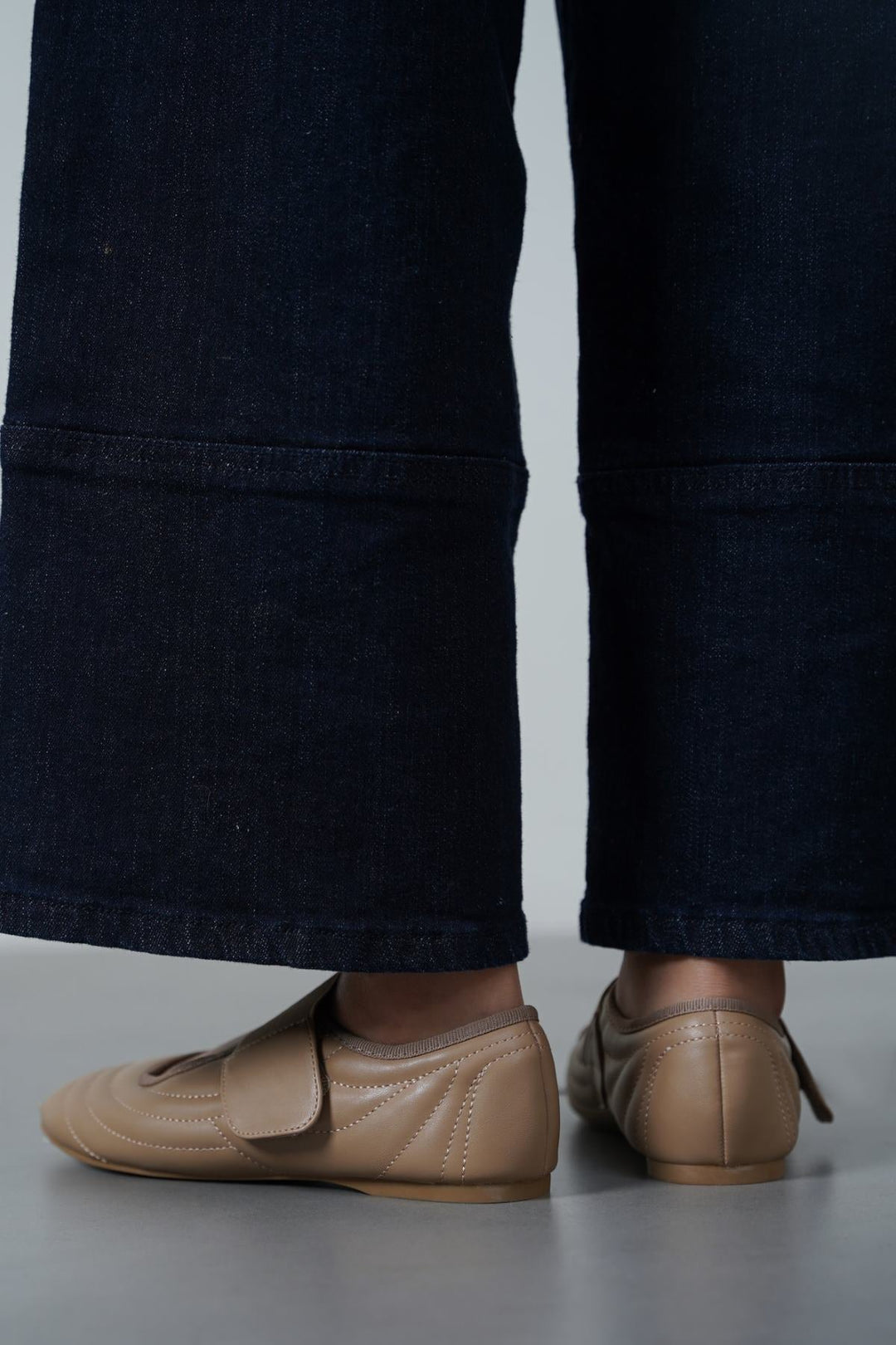 TAUPE TRAVEL SNEAKERINA