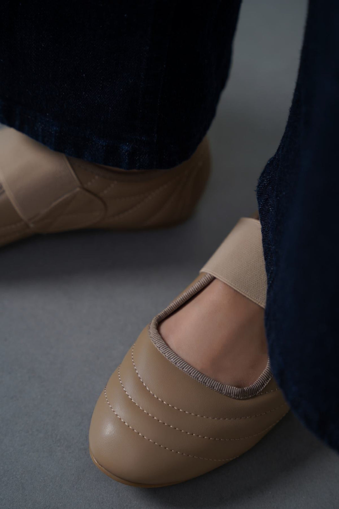 TAUPE TRAVEL SNEAKERINA