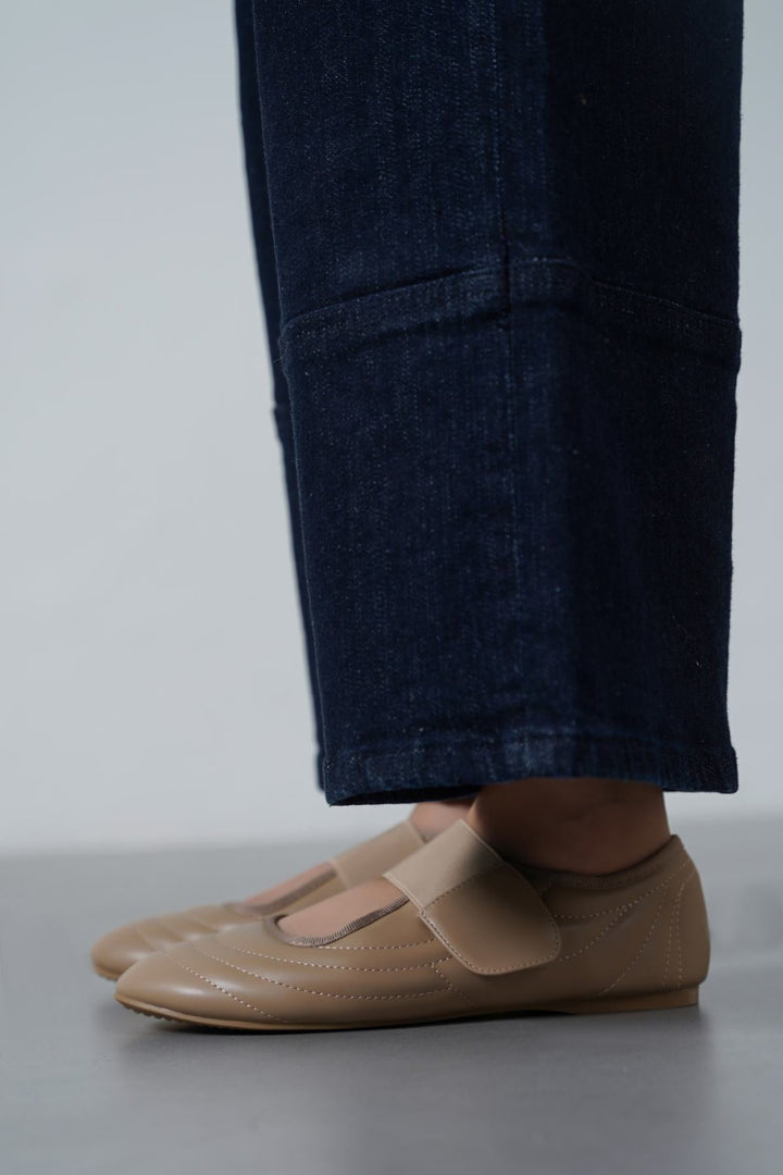 TAUPE TRAVEL SNEAKERINA