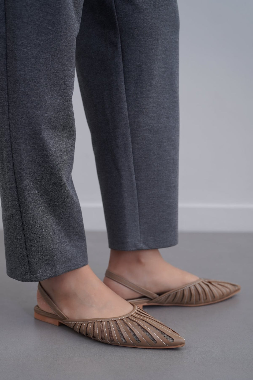 KHAKI HORIZON SLINGBACKS