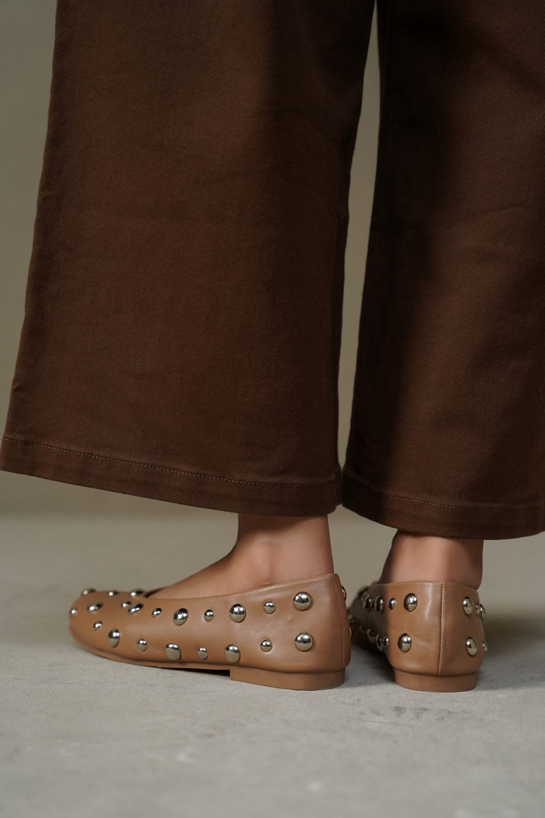 TAUPE STUDDED STREET PUMPS