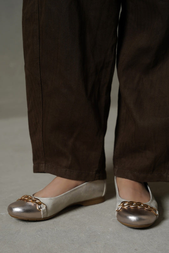 GOLD TOE-CAP MAMA PUMPS