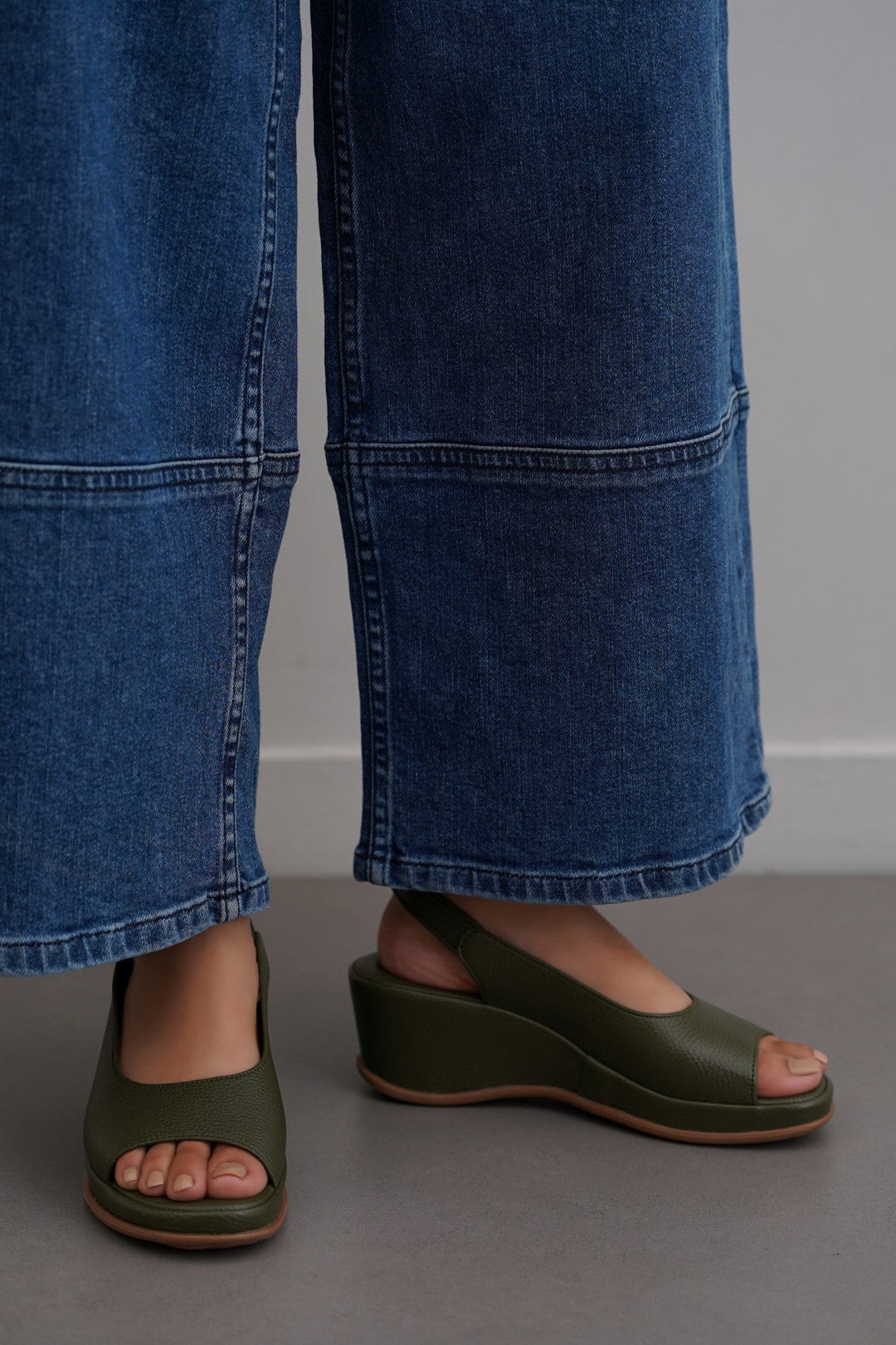 GREEN LAGUNA MAMA SANDALS