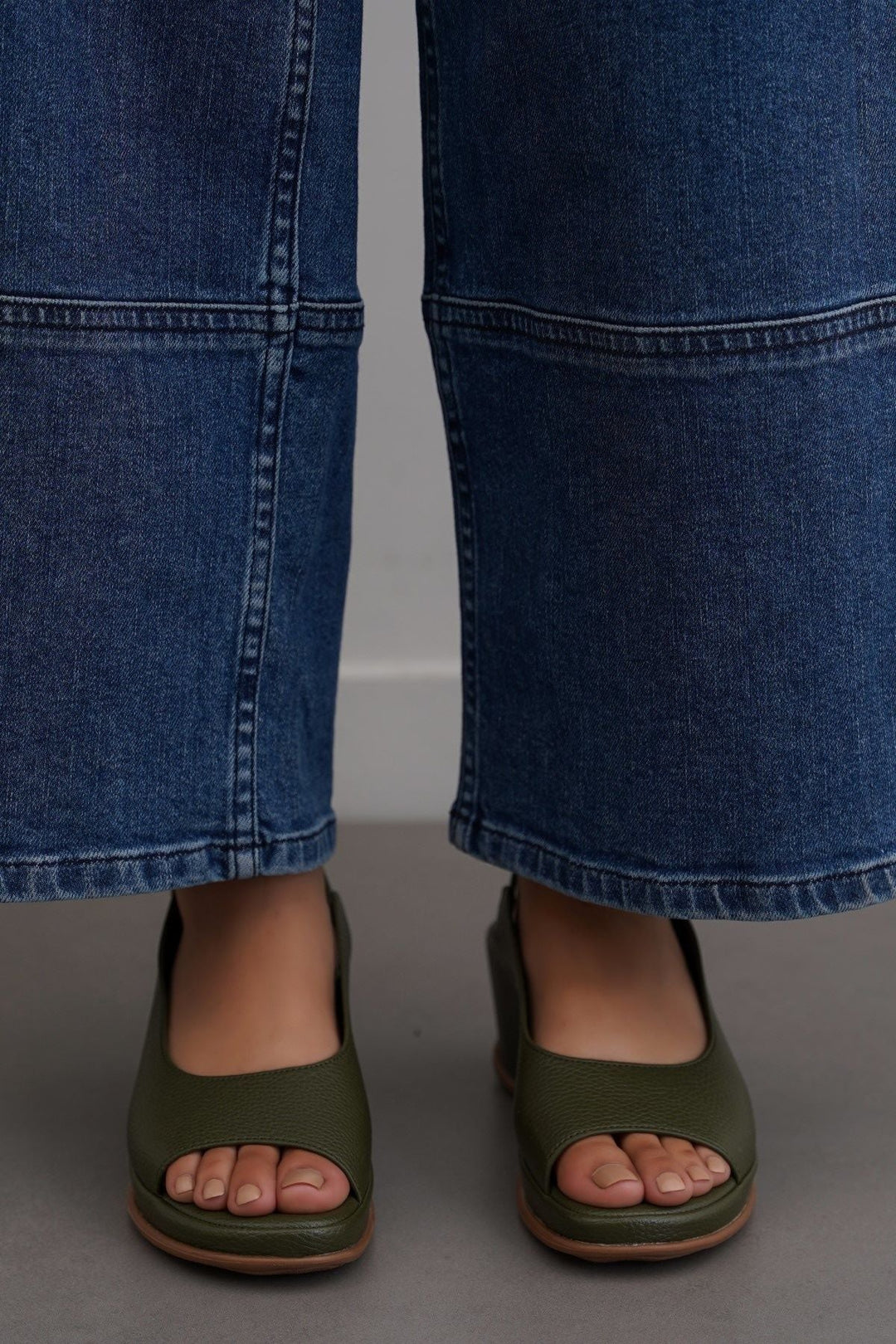 GREEN LAGUNA MAMA SANDALS