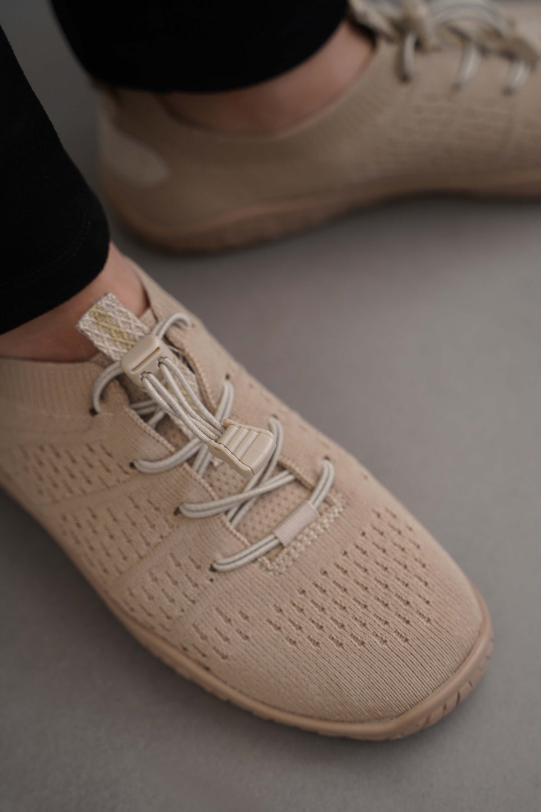 BEIGE CITY WALKING SNEAKERS