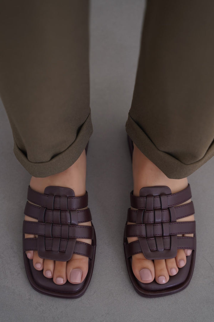 DARK BROWN VENETO CAGED SLIDES