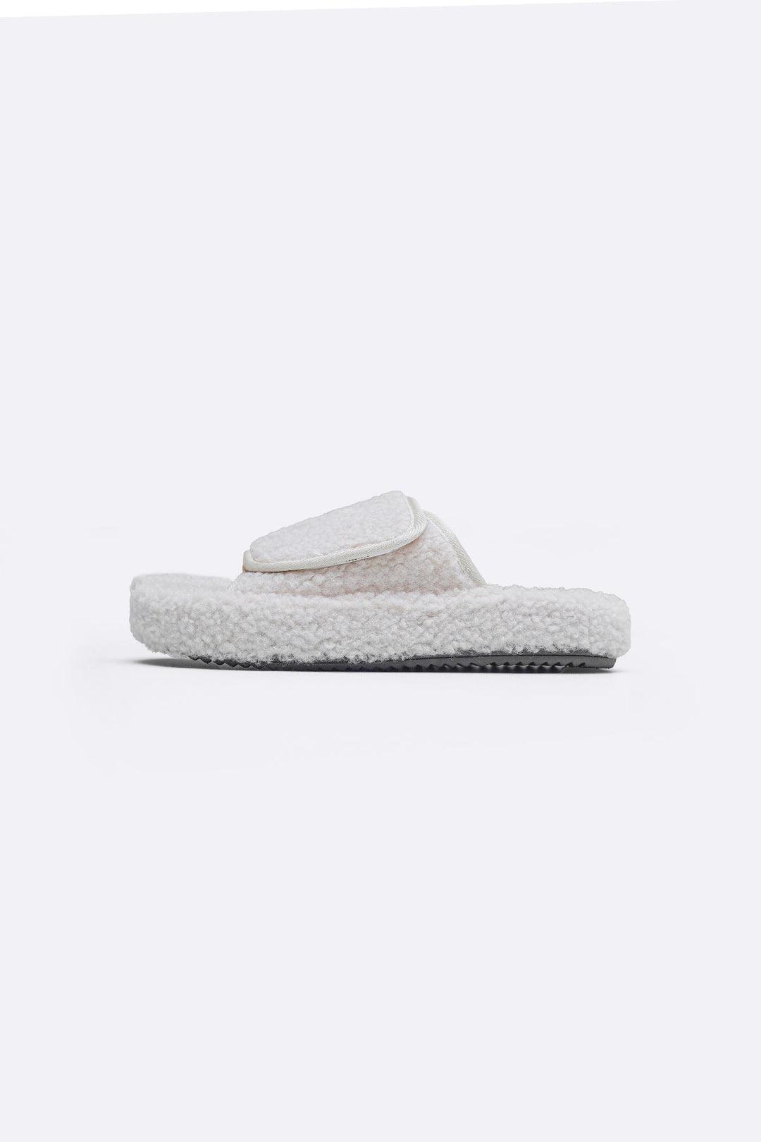 CREAM TEDDY FUR SLIDES