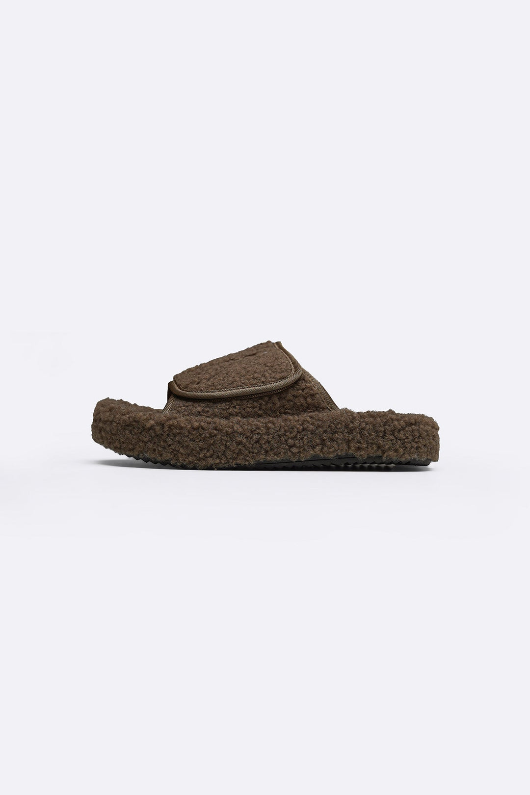 KHAKI TEDDY FUR SLIDES