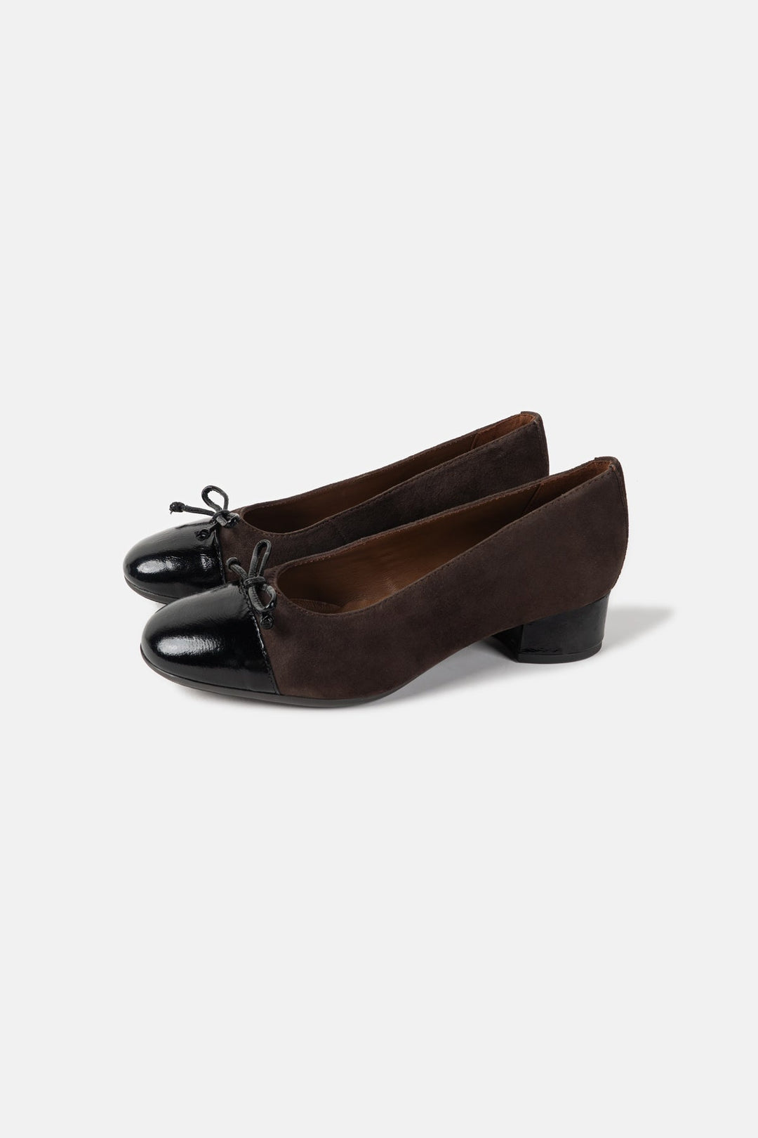 CLASSIC LEATHER HEELS