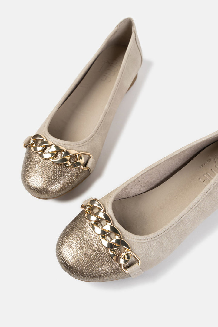CHAIN PARTY PUMPS