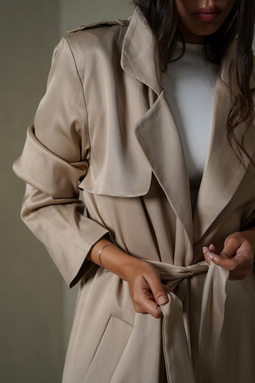 BEIGE CLASSIC TRENCH COAT