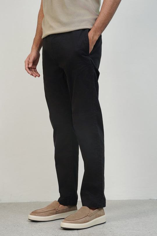 BLACK SLIM STRAIGHT PANTS